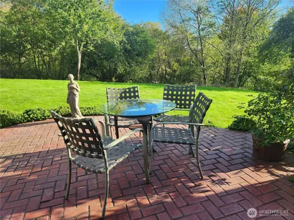 $16,000,000 | 9859 Woodinville - Redmond Road Northeast, Redmond, WA 98052