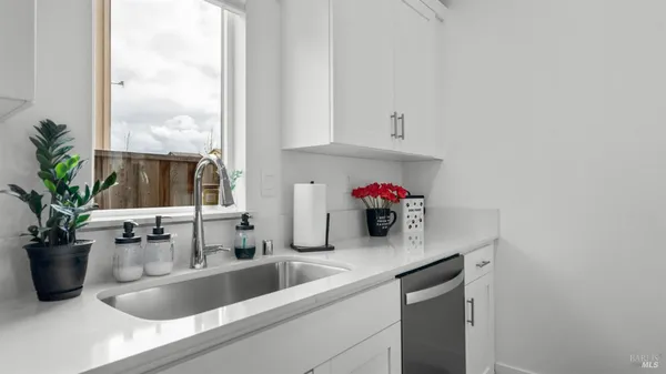 $817,900 | 6083 Oak Leaf Place, Rohnert Park, CA 94928