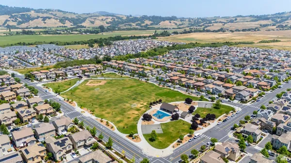 $817,900 | 6083 Oak Leaf Place, Rohnert Park, CA 94928