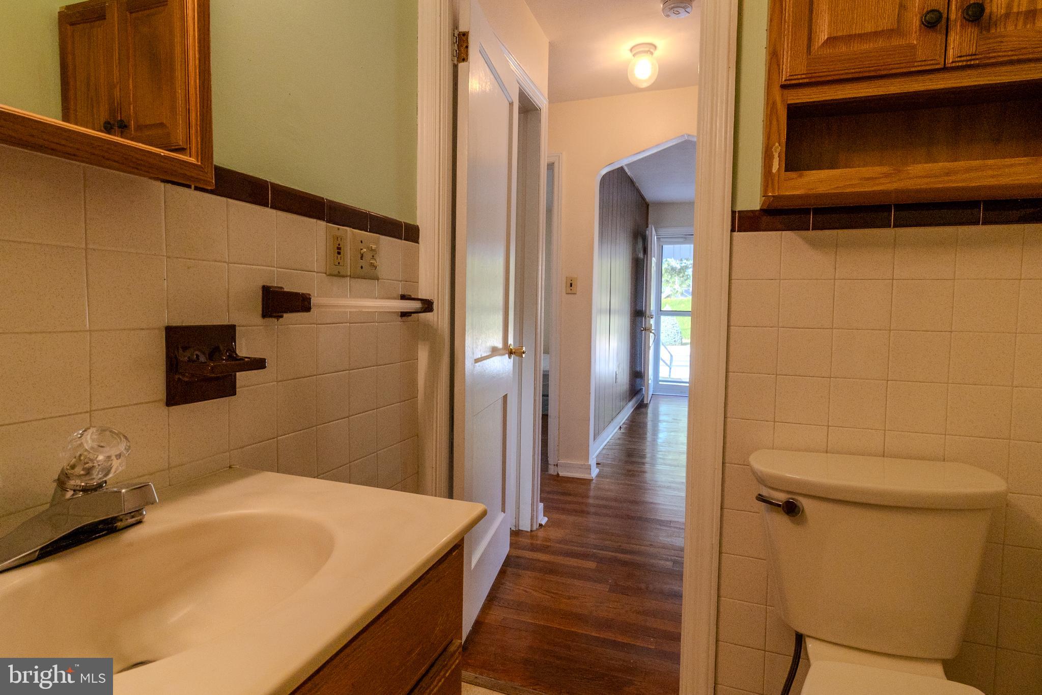 129 South Mill Street Lebanon, PA 17042 - Photo 9 of 17 Full Bath (Main Floor)