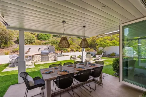 $2,295,000 | 3312 Avenida Anacapa, Carlsbad, CA 92009