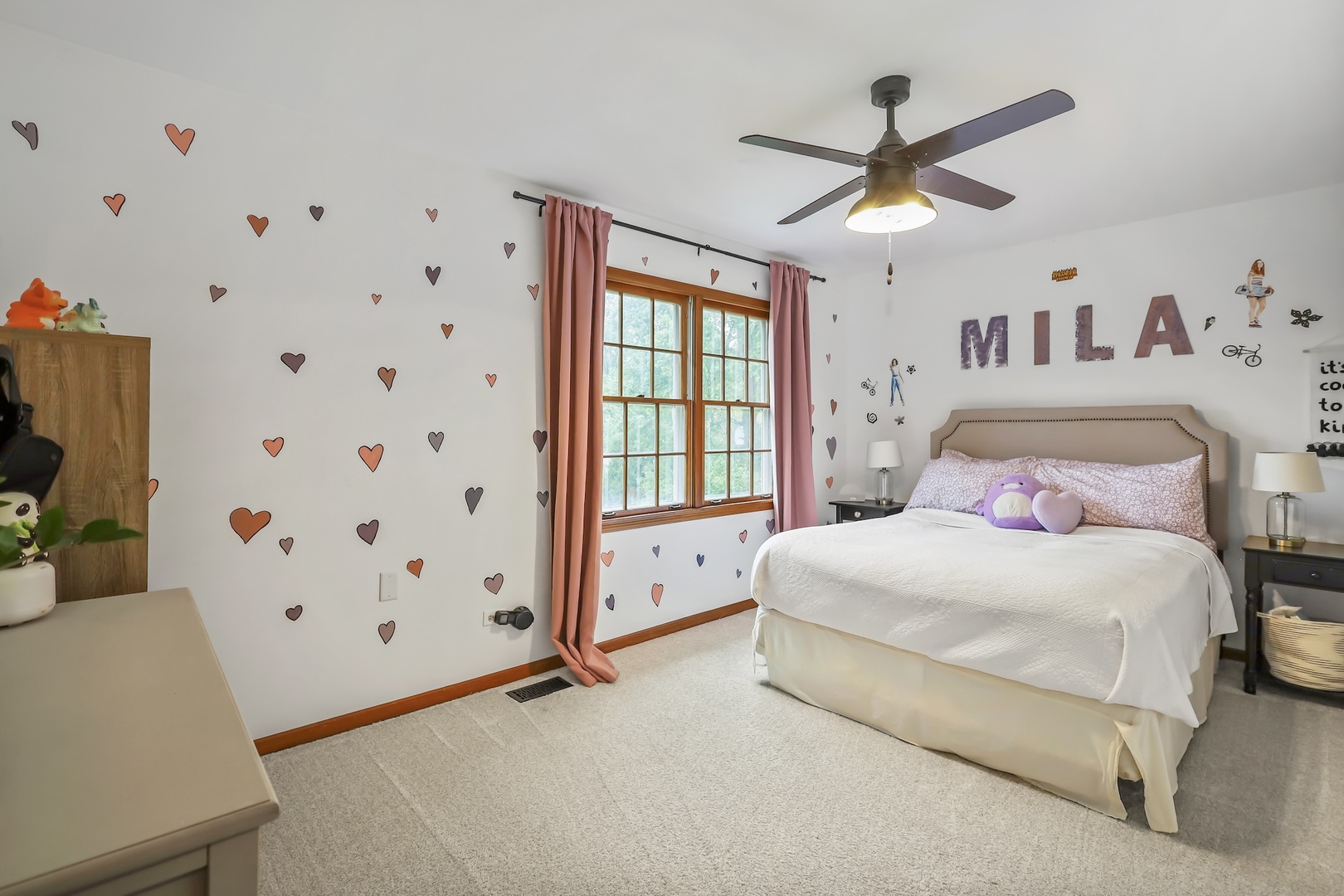 1091 Danforth Drive Batavia, IL 60510 - Photo 24 of 40 a spacious bedroom with a large bed and a chandelier