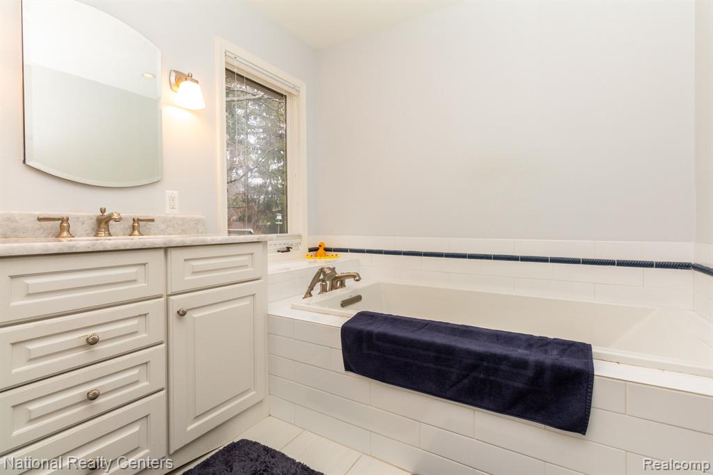 36985 Valley Ridge Drive Farmington Hills, MI 48331 - Photo 29 of 51