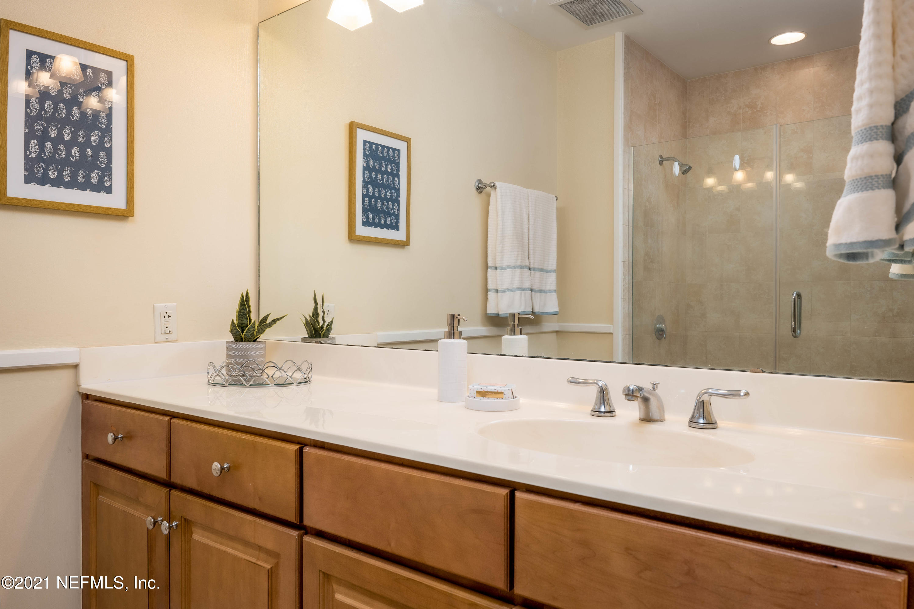 1661 Riverside Avenue, Unit 104 Jacksonville, FL 32204 - Photo 19 of 33 Master Bath