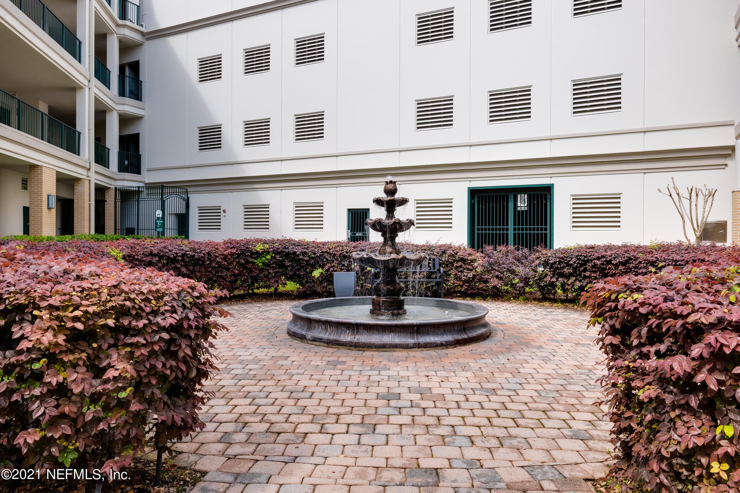 1661 Riverside Avenue, Unit 104 Jacksonville, FL 32204 - Photo 24 of 33 Courtyard