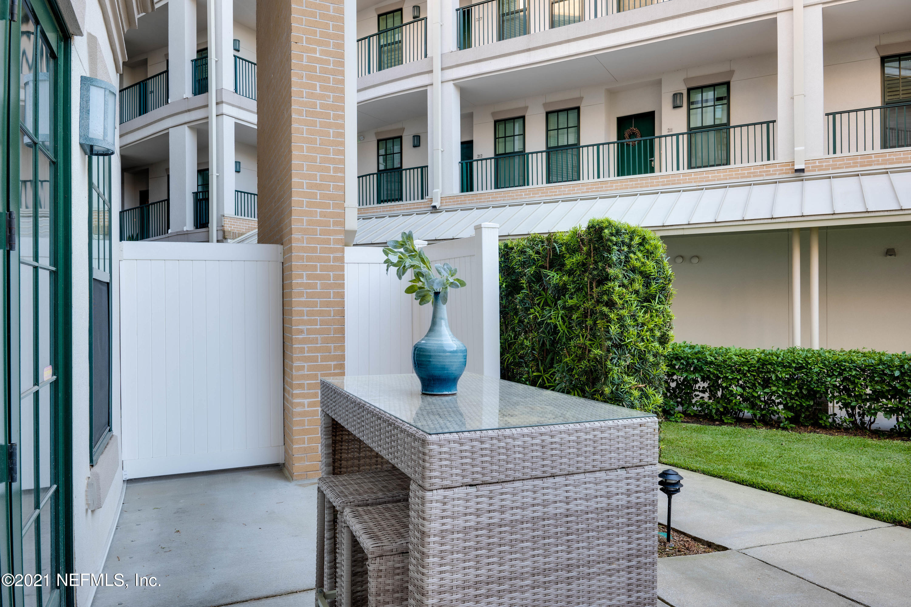 1661 Riverside Avenue, Unit 104 Jacksonville, FL 32204 - Photo 10 of 33 Patio