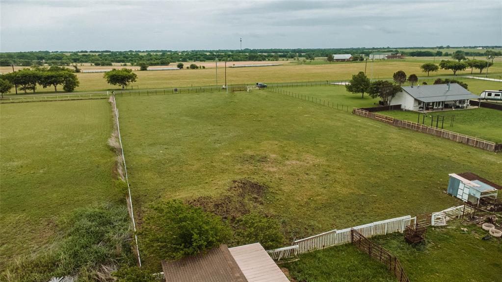 390 Anderson Road Waxahachie, TX 75167 - Photo 7 of 13 a view of an ocean with city