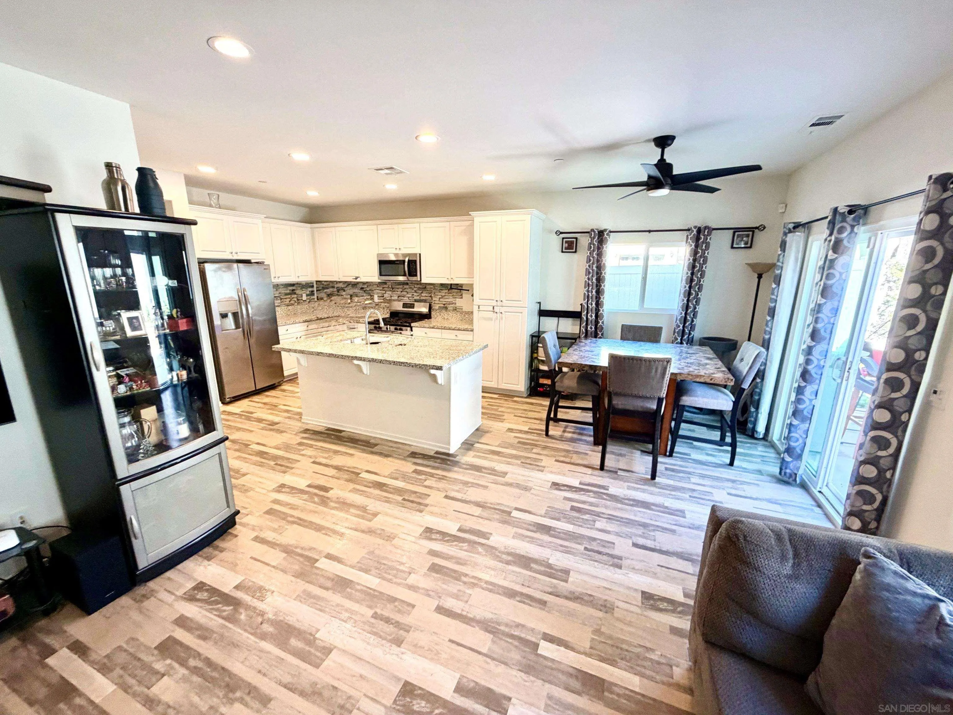 35345 Kinsky Way Fallbrook, CA 92028 - Photo 8 of 23 Gallery Image 8