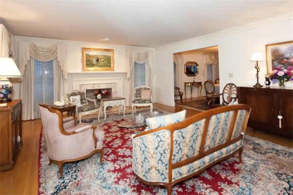 25 Solomon Pierce Road Lexington, MA 02420 - Photo 3 of 13 Gallery Image 3