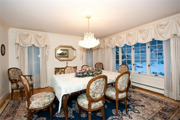 25 Solomon Pierce Road Lexington, MA 02420 - Photo 4 of 13 Gallery Image 4