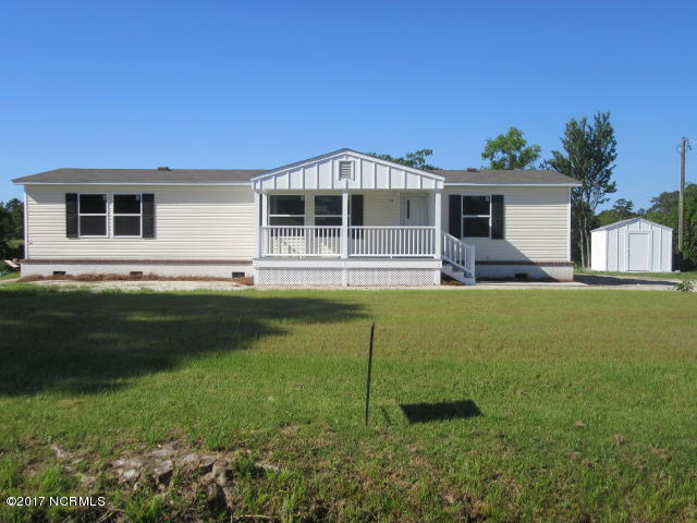 154 Piver Road Beaufort, NC 28516 - Photo 1 of 38 Front of home