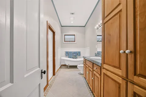 $2,000,000 | 812 West 10th Street, Austin, TX 78701