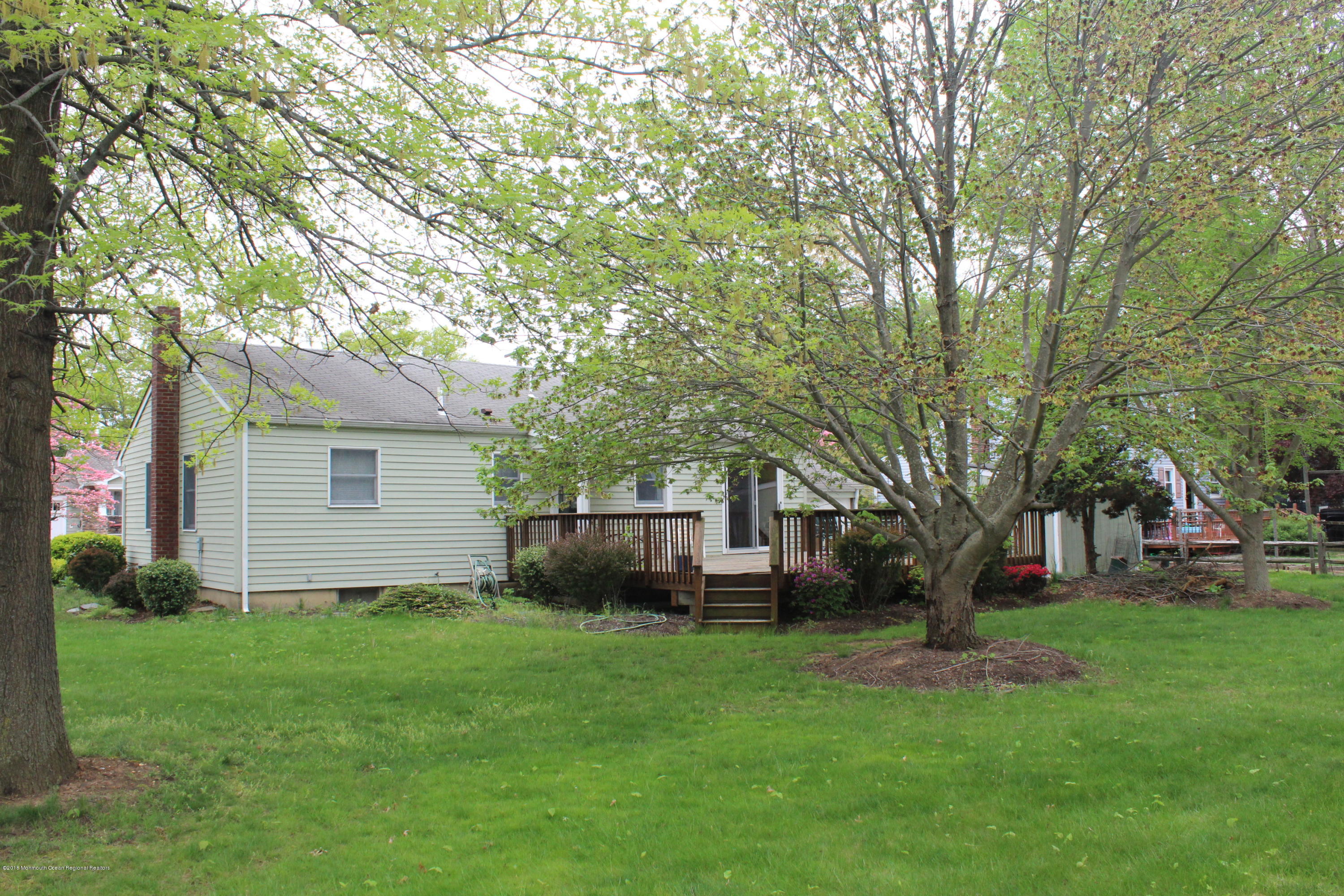 323 Edgemoor Road Belford, NJ 07718 - Photo 16 of 20 IMG_9110