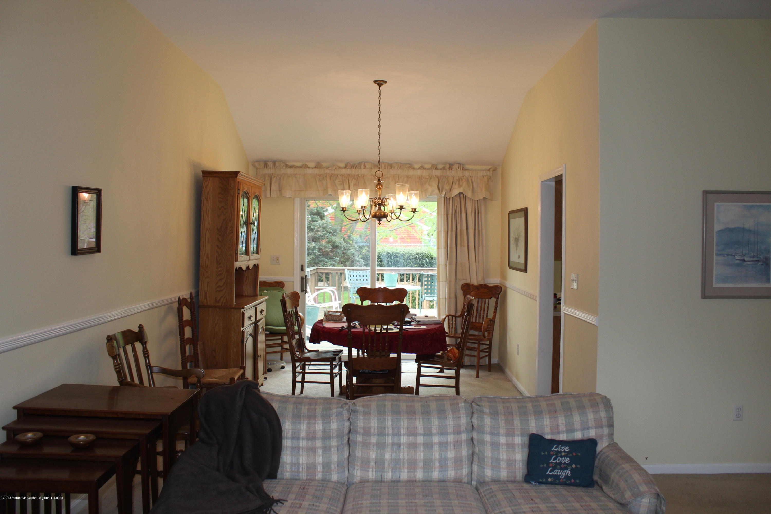 323 Edgemoor Road Belford, NJ 07718 - Photo 4 of 20 IMG_9104