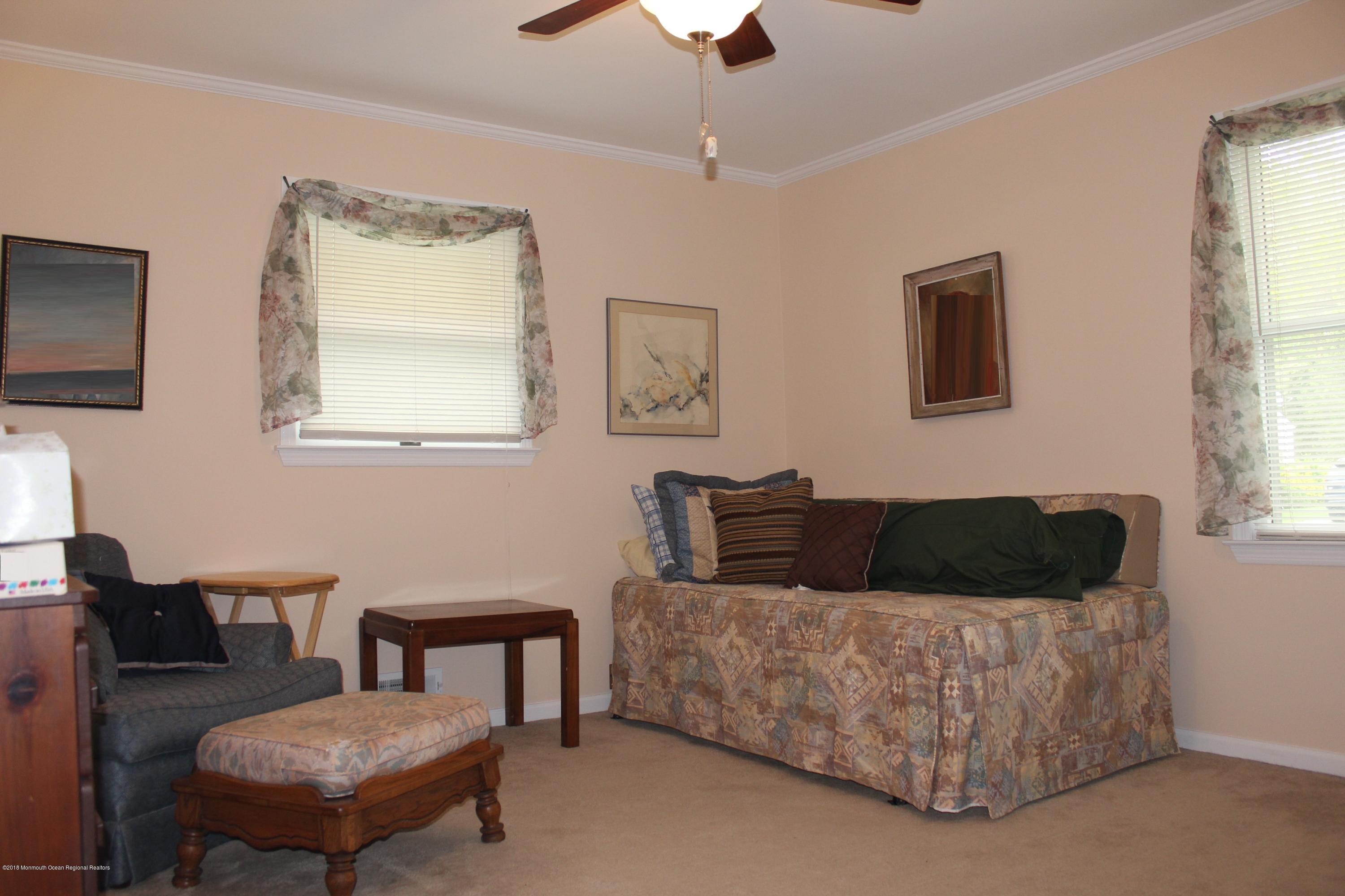 323 Edgemoor Road Belford, NJ 07718 - Photo 7 of 20 IMG_9072 BR2