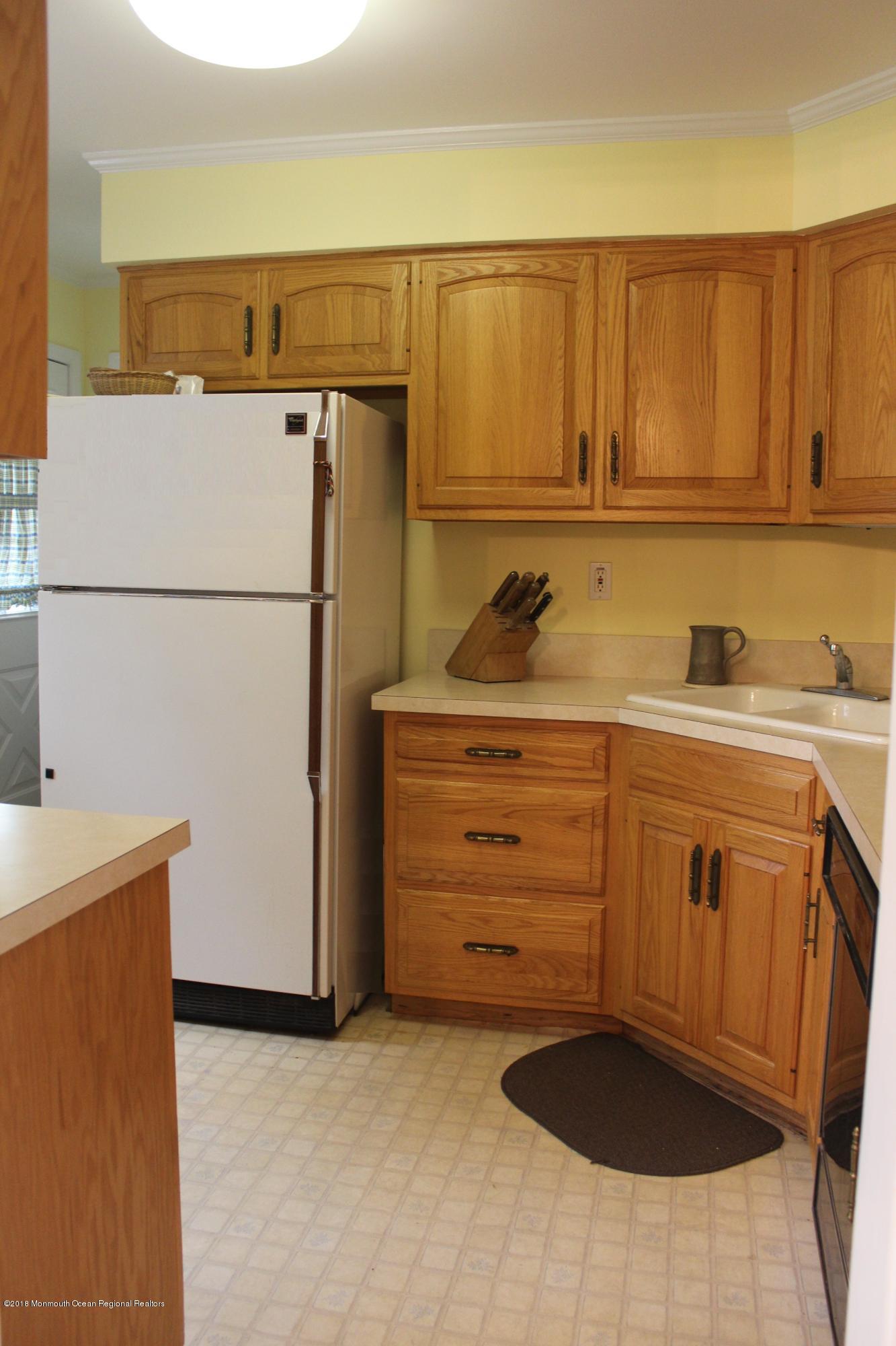 323 Edgemoor Road Belford, NJ 07718 - Photo 10 of 20 IMG_9090 KITCHEN vertical