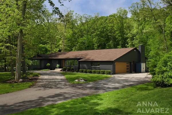 $1,250,000 | 7130 Oakbrook Street Southeast, Grand Rapids, MI 49546