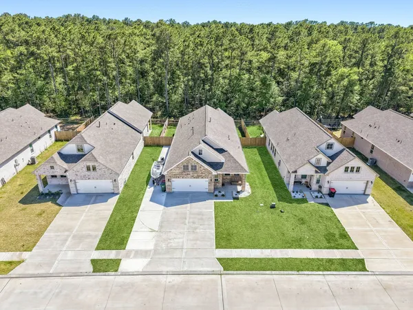 $345,000 | 513 Little Spg Court, Anahuac, TX 77514