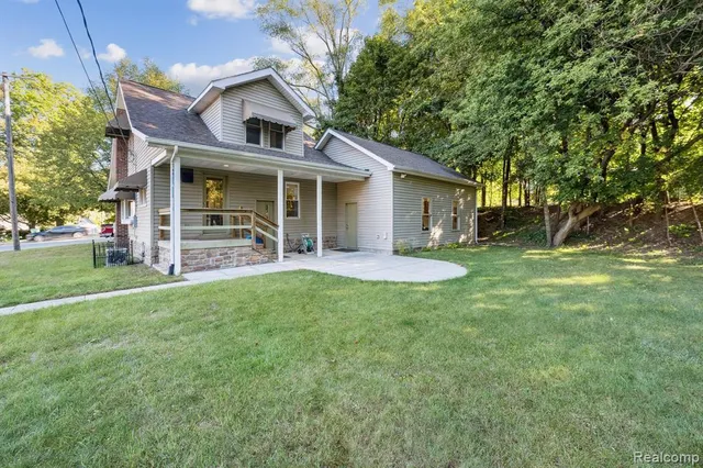 $3,000 | 624 East Main Street, Brighton, MI 48116