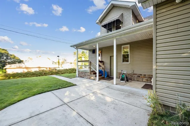 $3,000 | 624 East Main Street, Brighton, MI 48116