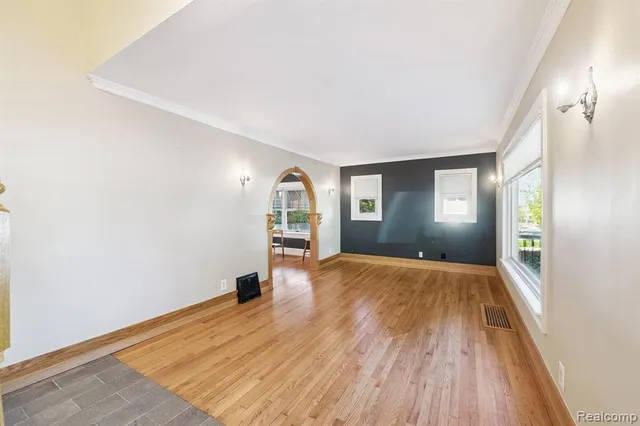 $3,000 | 624 East Main Street, Brighton, MI 48116