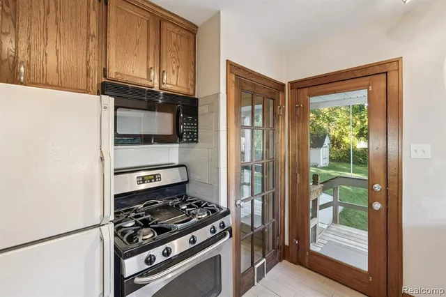 $3,000 | 624 East Main Street, Brighton, MI 48116