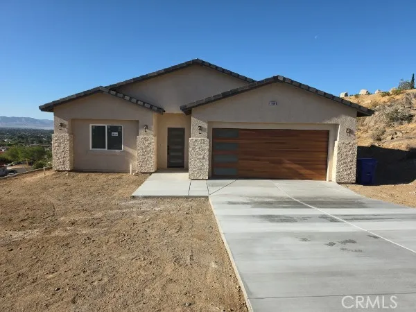 $595,000 | 18963 Kasson Court, Apple Valley, CA 92307