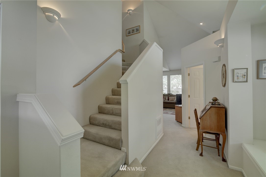 5009 Talbot Place South, Unit D Renton, WA 98055 - Photo 4 of 34 Gallery Image 4