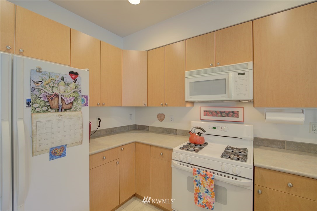 5009 Talbot Place South, Unit D Renton, WA 98055 - Photo 6 of 34 Gallery Image 6