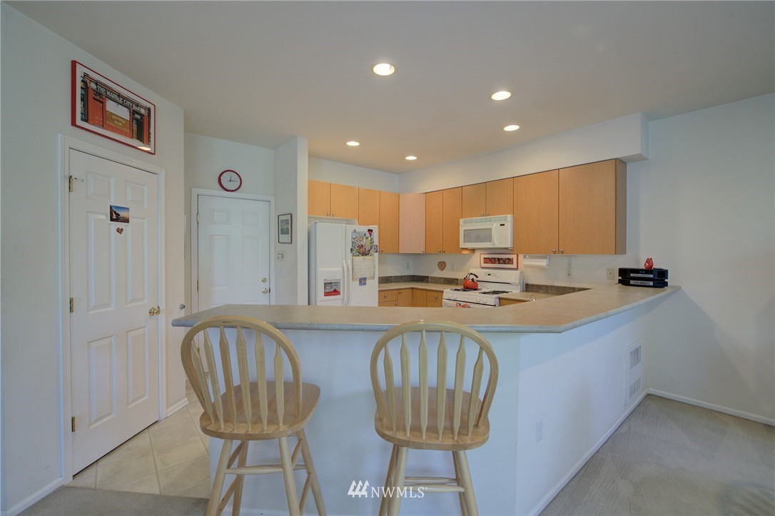 5009 Talbot Place South, Unit D Renton, WA 98055 - Photo 8 of 34 Gallery Image 8