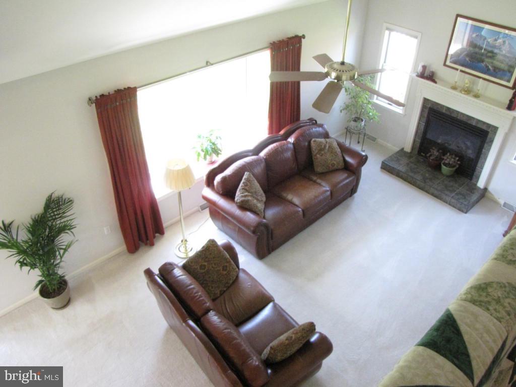 358 Portland Place Lititz, PA 17543 - Photo 3 of 25