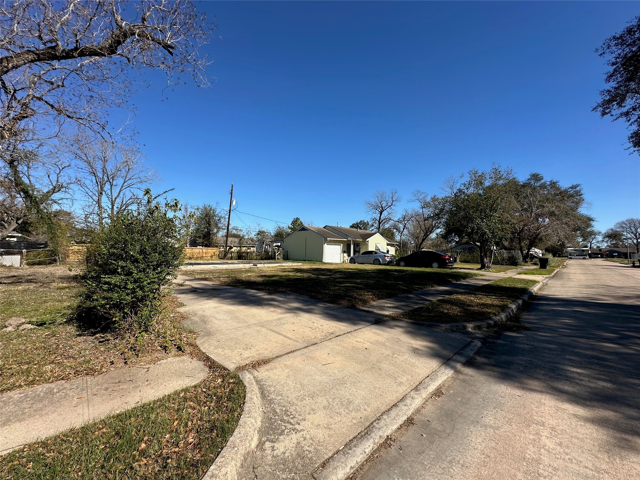 3919 Zephyr Street Houston, TX 77021 - Photo 3 of 14