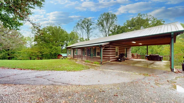 $399,900 | 2845 Hillcrest Drive, Centerville, TN 37033