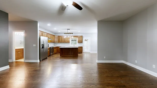 $399,900 | 2845 Hillcrest Drive, Centerville, TN 37033