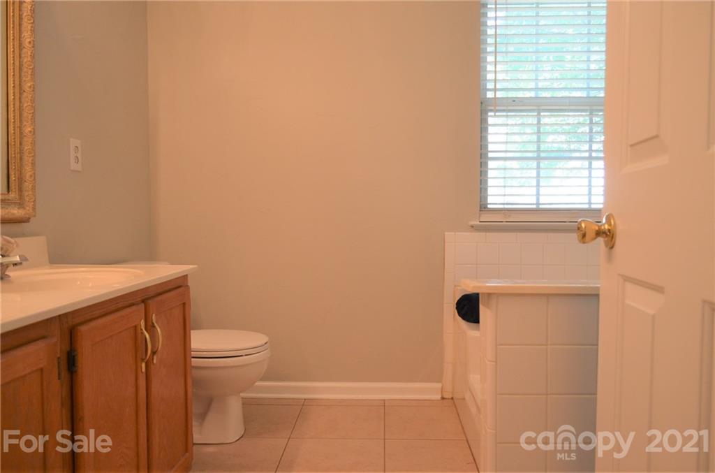 12322 Cardinal Point Road Charlotte, NC 28269 - Photo 30 of 48 Gallery Image 30