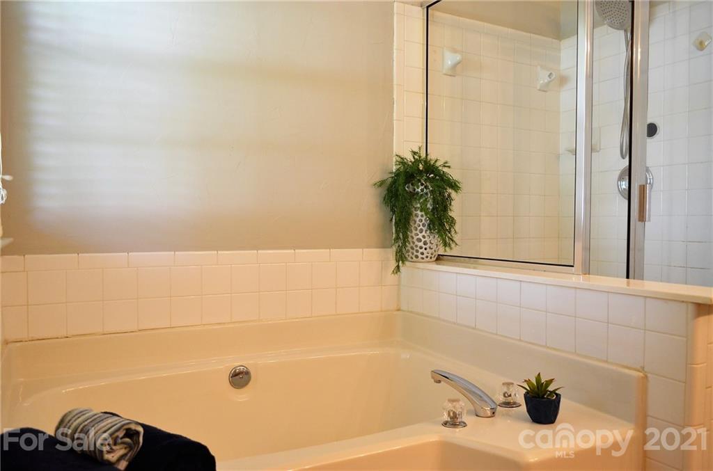 12322 Cardinal Point Road Charlotte, NC 28269 - Photo 32 of 48 Gallery Image 32