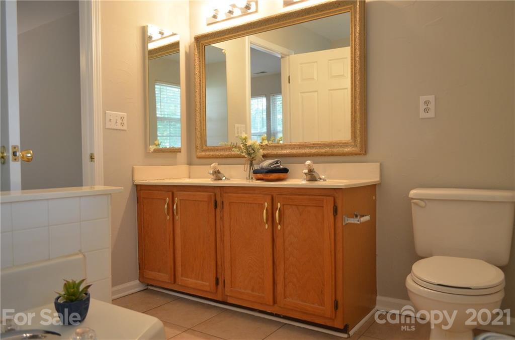 12322 Cardinal Point Road Charlotte, NC 28269 - Photo 34 of 48 Gallery Image 34
