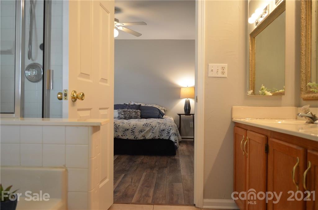 12322 Cardinal Point Road Charlotte, NC 28269 - Photo 35 of 48 Gallery Image 35