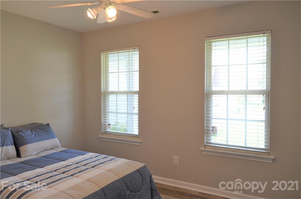 12322 Cardinal Point Road Charlotte, NC 28269 - Photo 36 of 48 Gallery Image 36