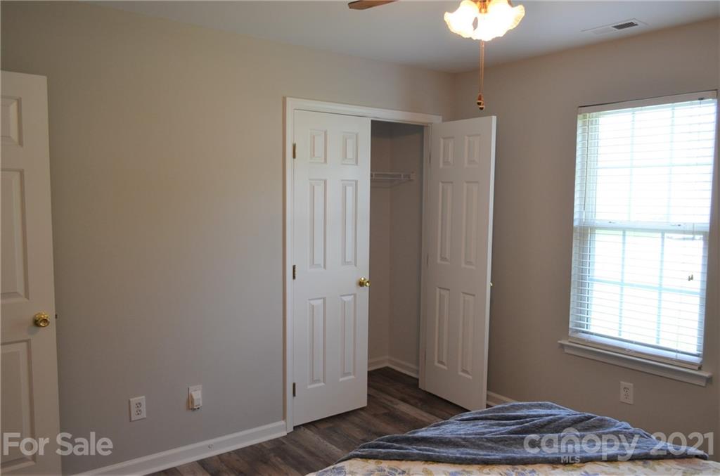 12322 Cardinal Point Road Charlotte, NC 28269 - Photo 39 of 48 Gallery Image 39