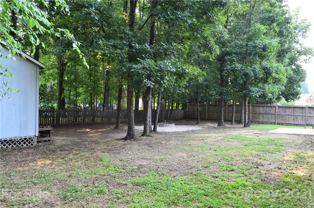 12322 Cardinal Point Road Charlotte, NC 28269 - Photo 45 of 48 Gallery Image 45