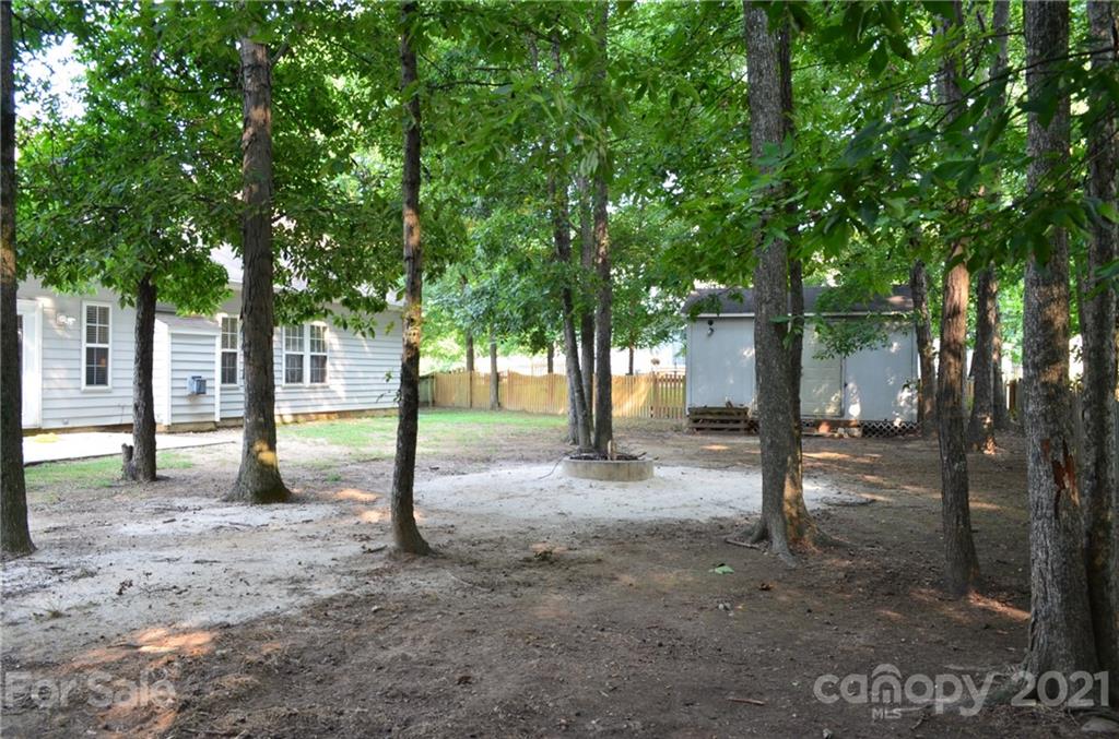 12322 Cardinal Point Road Charlotte, NC 28269 - Photo 46 of 48 Gallery Image 46