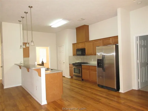 $2,100 | 1105 Hopewell Court, College Station, TX 77845