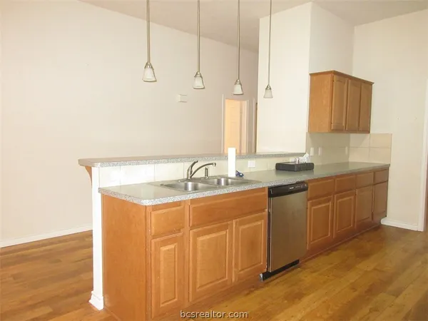 $2,100 | 1105 Hopewell Court, College Station, TX 77845