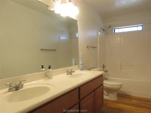 $2,100 | 1105 Hopewell Court, College Station, TX 77845