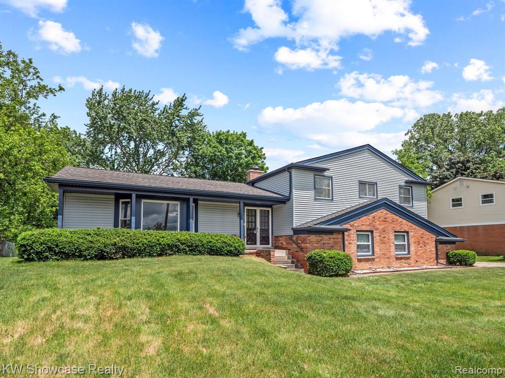 30728 West 14 Mile Road West Bloomfield, MI 48322 - Photo 2 of 30