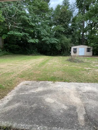 a view of a outdoor space with a house