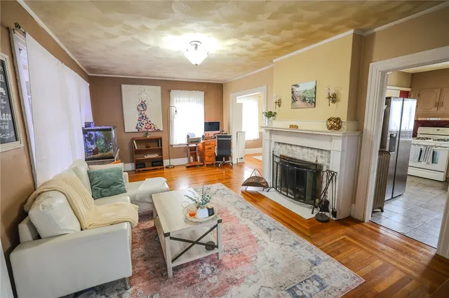 $417,500 | 28 Sylvan Avenue, Cranston, RI 02905