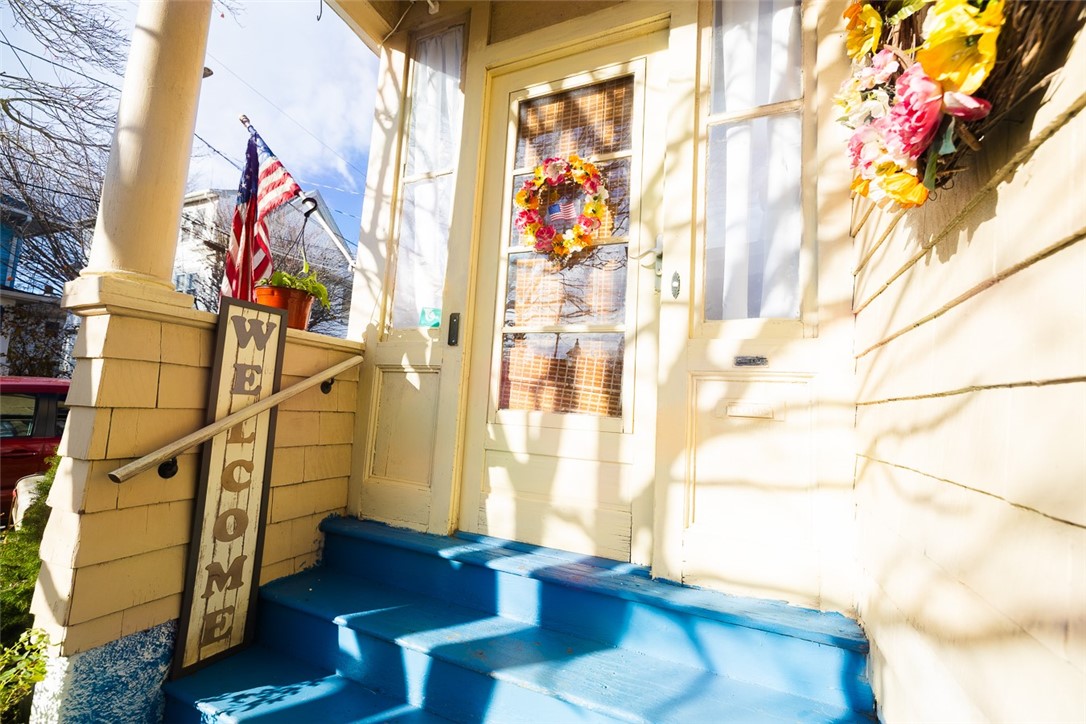 28 Sylvan Avenue Cranston, RI 02905 - Photo 2 of 32