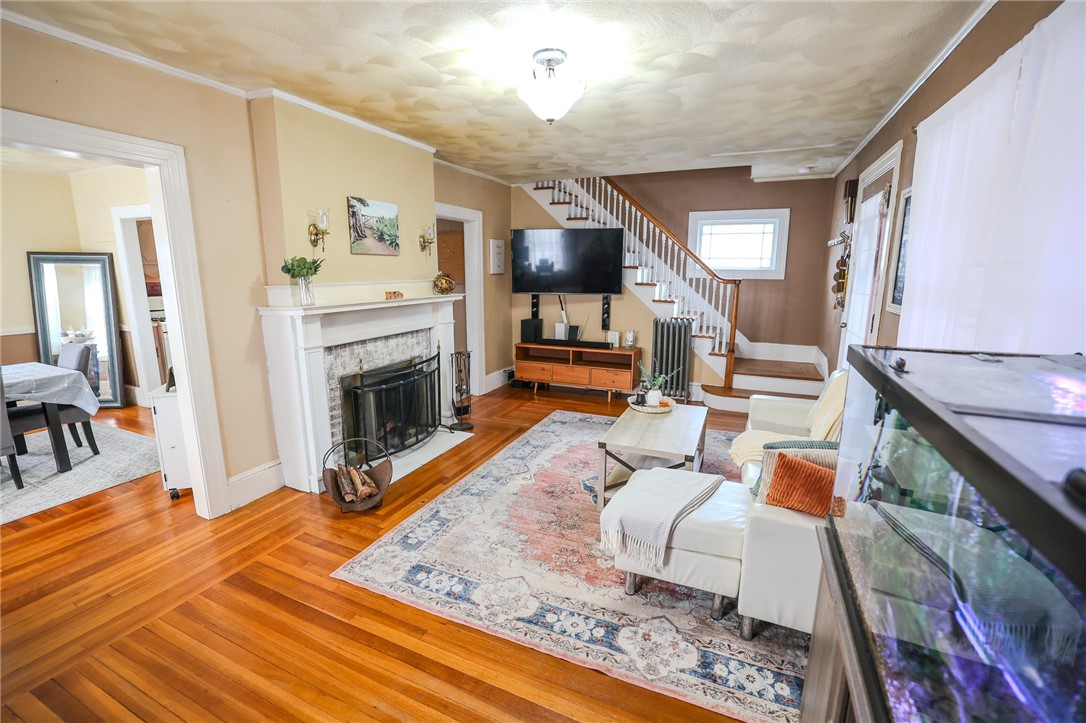 28 Sylvan Avenue Cranston, RI 02905 - Photo 2 of 29